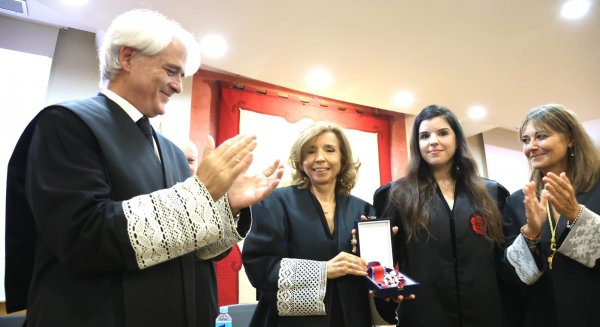 La Abogacía homenajea al letrado malagueño  Cristóbal Carnero Varo, distinguido a título póstumo  con la Cruz de San Raimundo de Peñafort
