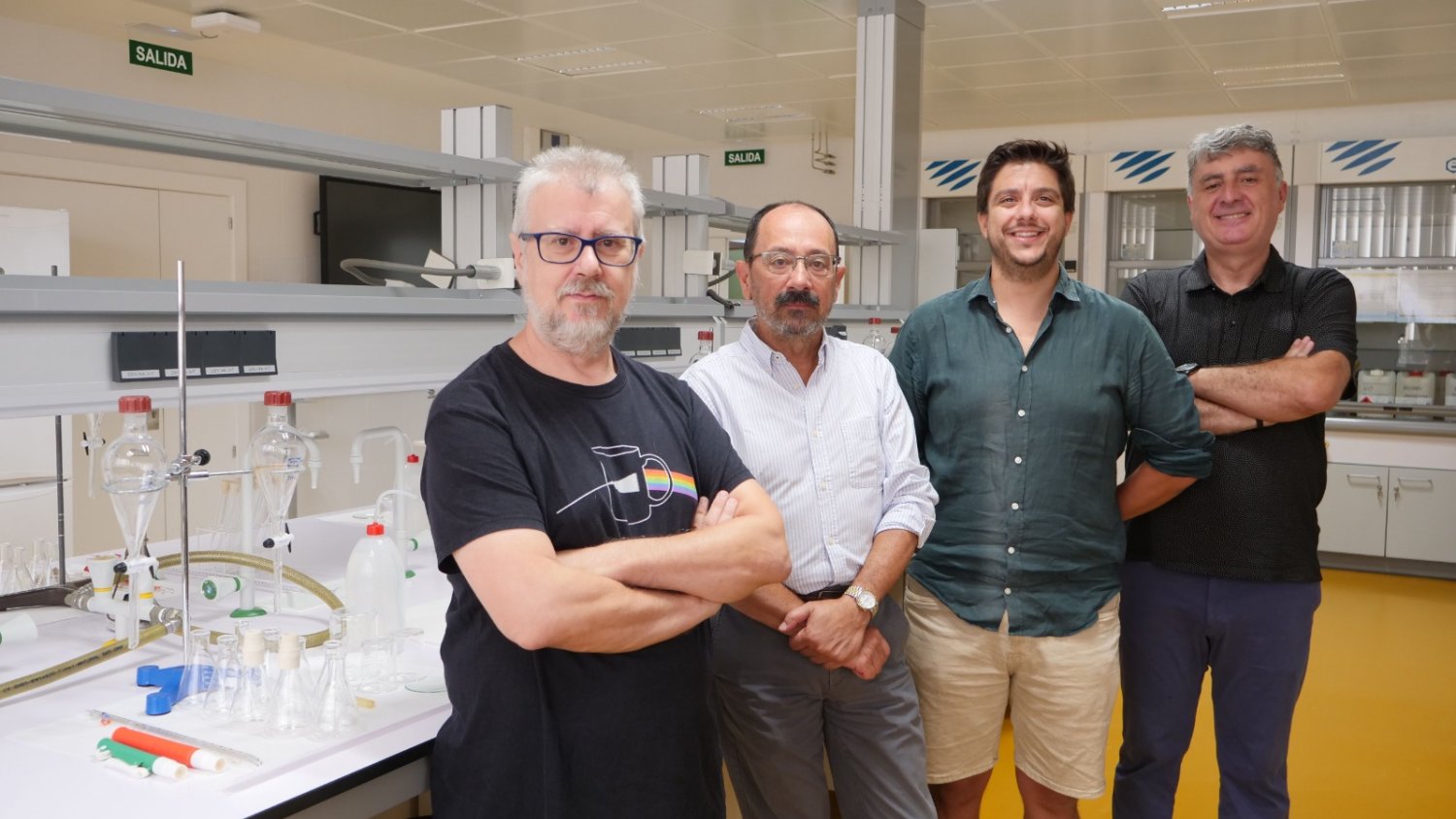 Ciencia malagueña en la primera línea mundial: descubren moléculas fluorescentes que brillan en agua y permiten ver mejor nuestras células 