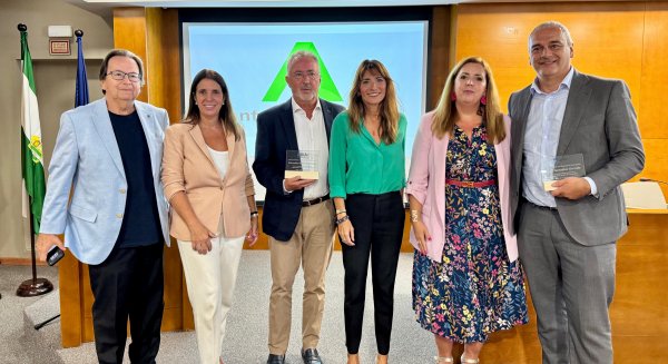 La alcaldesa de Mijas destaca la aportación de la hostelería a la industria turística de la Costa del Sol con el 70% del empleo