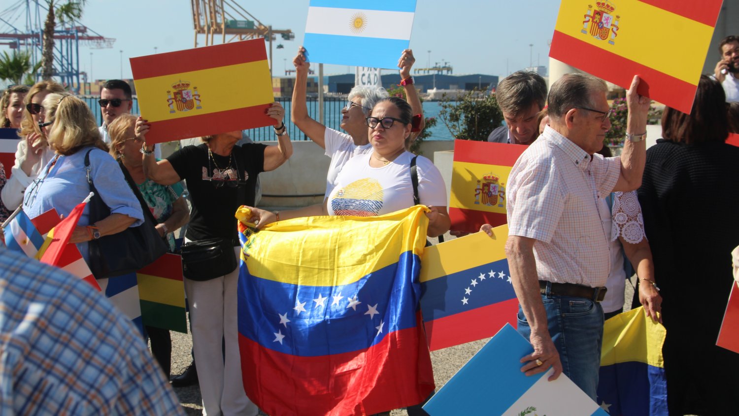 Navarro: “Frente a quienes nos dividen y nos hacen confrontar hay una realidad que une a 600 millones de personas en todo el mundo a través del español”
