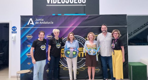 Rocío Blanco anima a los 100 jóvenes que participan en el Campamento de Emprendimiento a protagonizar el futuro de Andalucía