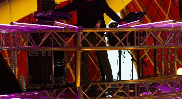 El rap de Folie's, el afrohouse de OY y la proyección del concierto French 79 festejan en La Térmica la clausura del 31 Festival de Cine Francés de Málaga