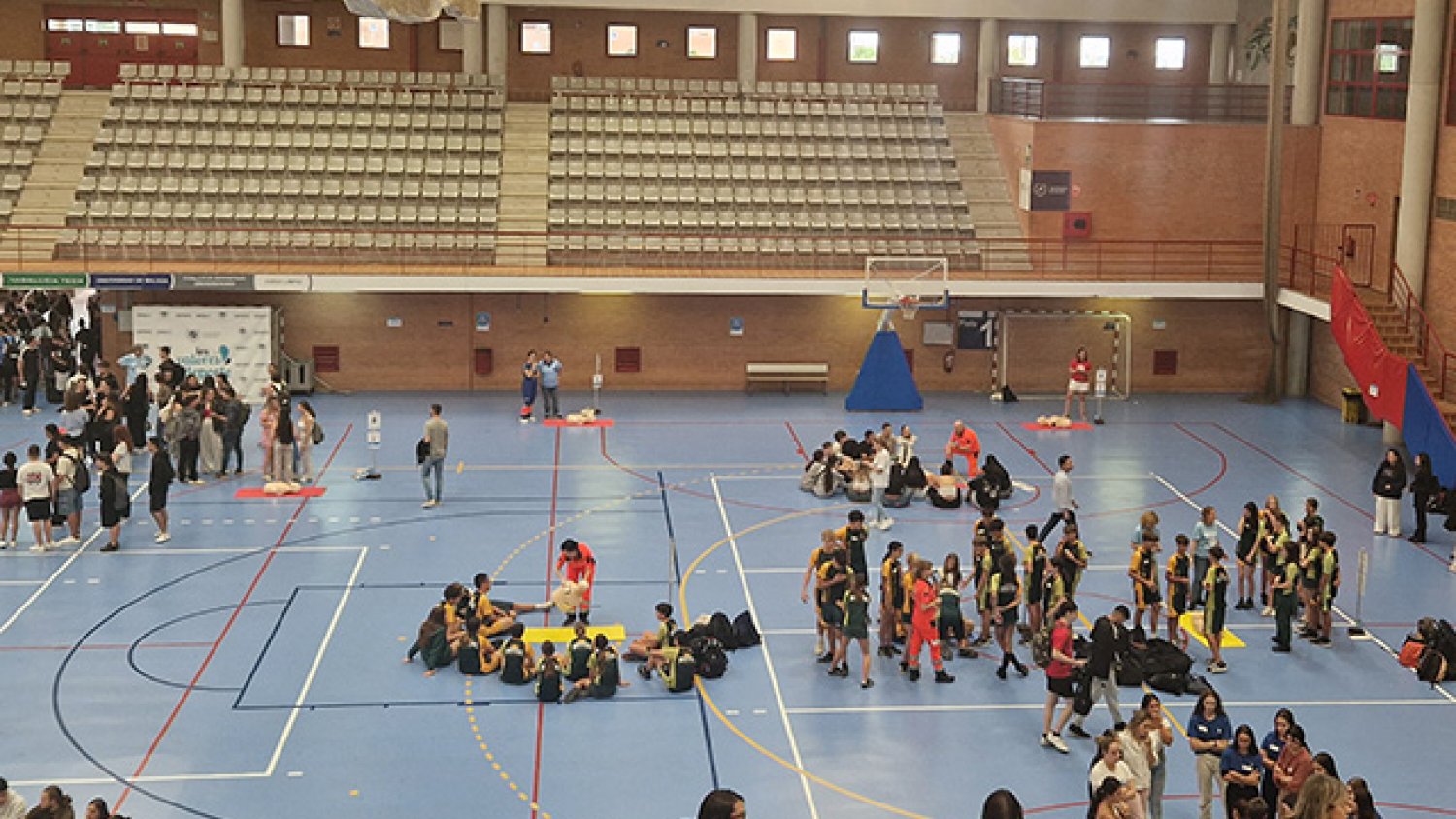El Complejo Deportivo Universitario acoge la celebración del Cardiomaratón 061