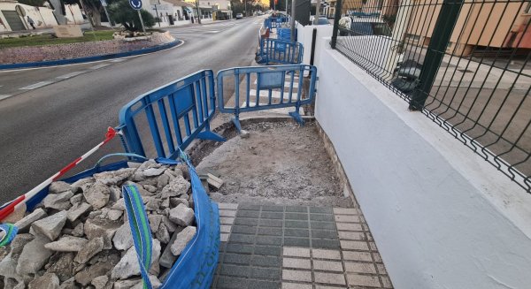 Rincón de la Victoria inicia las obras de mejora de accesibilidad en la Avenida de la Torre, de la Axarquía y calles adyacentes