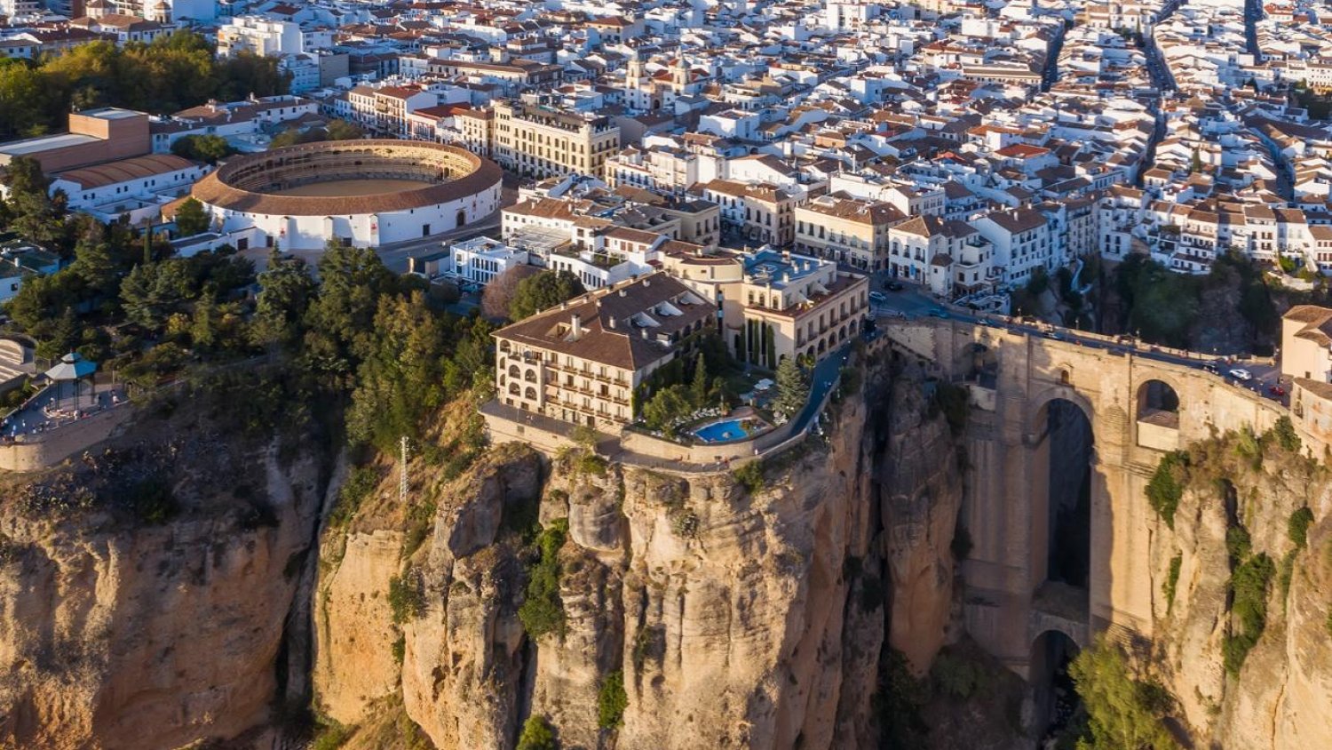 La Junta premia los trabajos que favorecen el desarrollo urbano y territorial sostenible de Andalucía