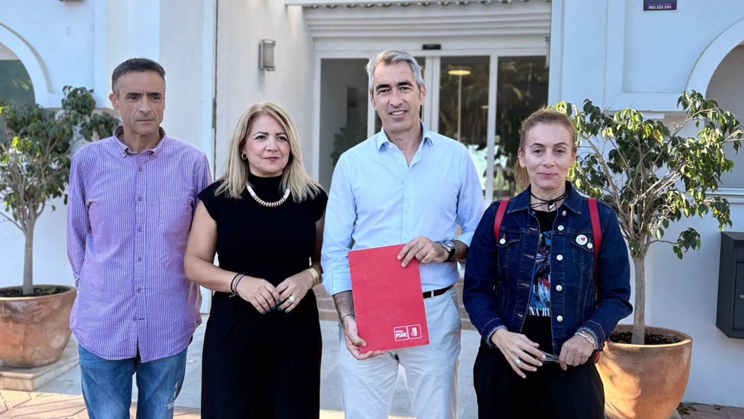 El PSOE afea al PP que mantenga la concesión de la medalla de la Mancomunidad de la Costa del Sol a Juanma Moreno en plena crisis de los cribados 