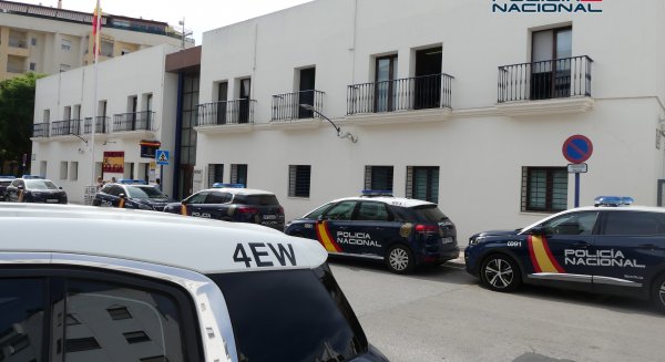 Detenido a los ocupantes de un turismo tras una larga persecución en Estepona