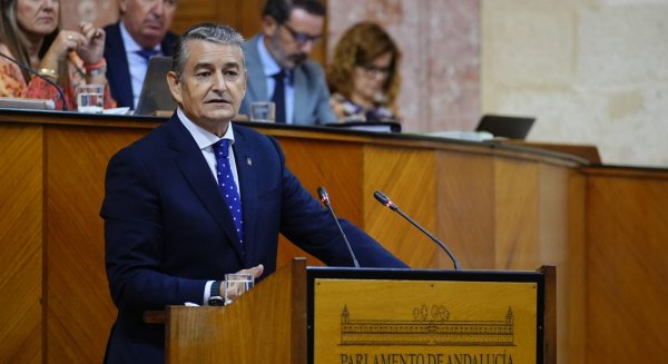 Antonio Sanz presenta 16 propuestas en el Parlamento para mejorar la sanidad en Andalucía