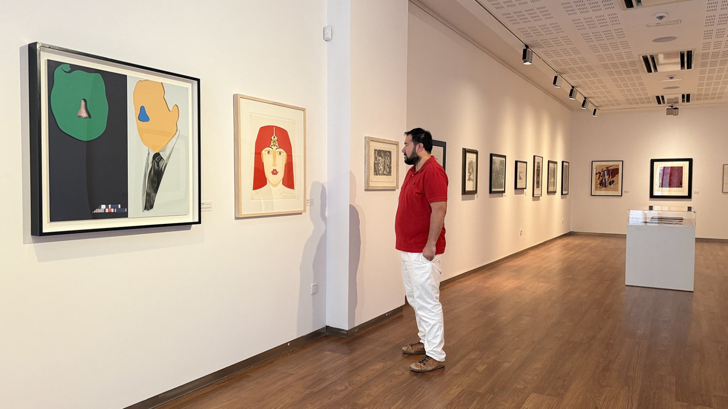 La exposición de maestros del grabado contemporáneo de la colección de arte de Fundación Unicaja recala en Antequera