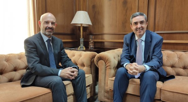 Javier Salas recibe al nuevo delegado de Economía y Hacienda en Málaga
