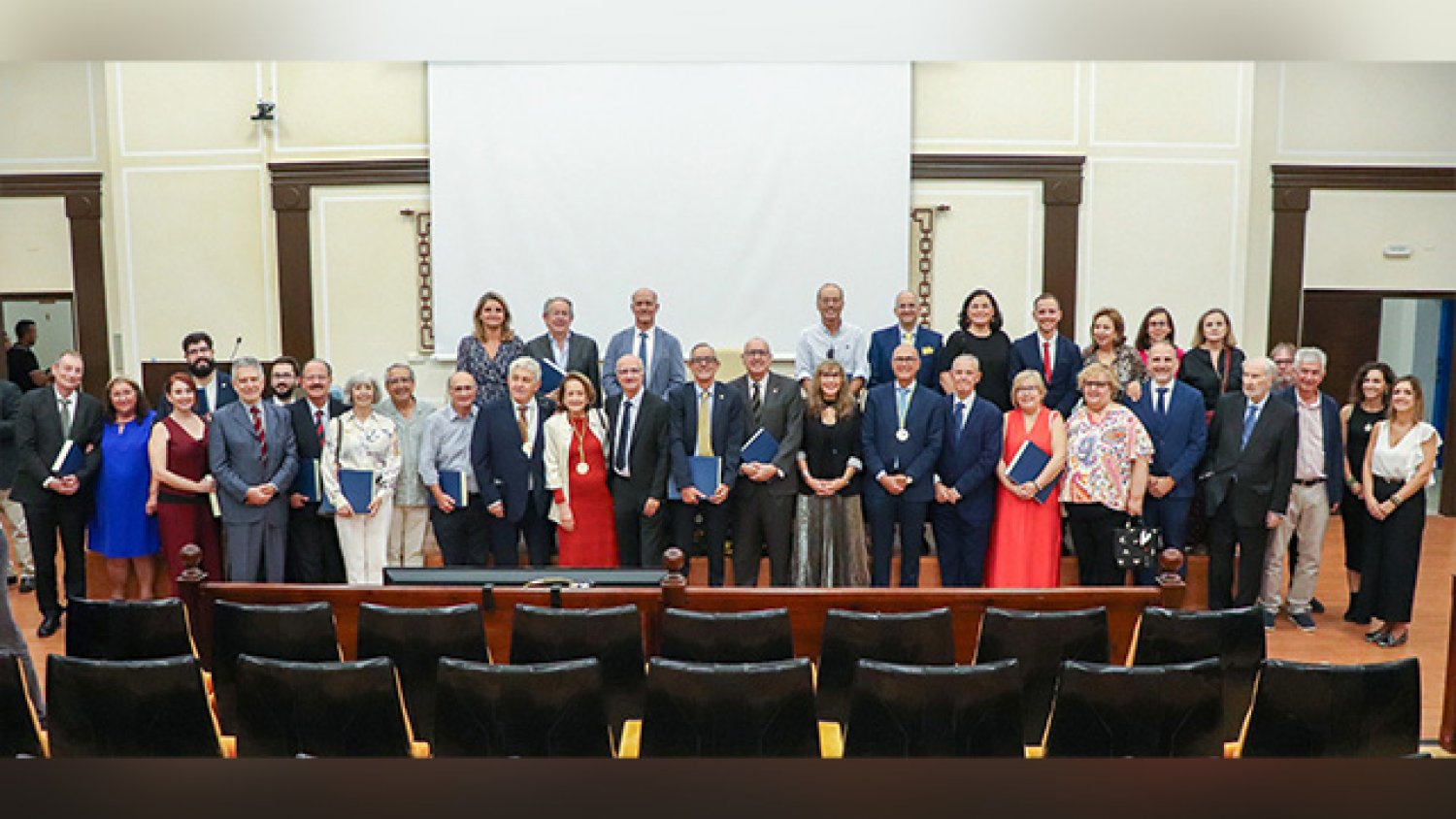 Medicina celebra su Patrón con el homenaje a su personal jubilado y mejores expedientes