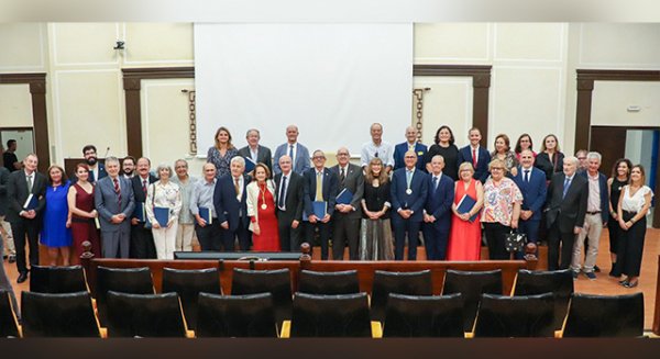 Medicina celebra su Patrón con el homenaje a su personal jubilado y mejores expedientes