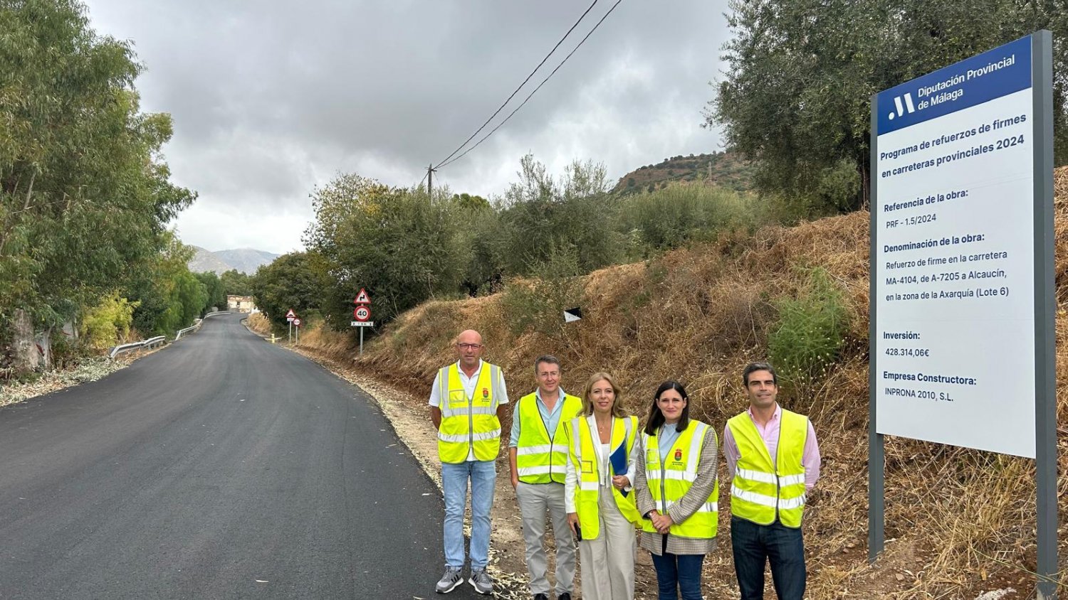 La Diputación invierte 540.000 euros en el asfaltado de carreteras en Alcaucín, Salares y Almayate