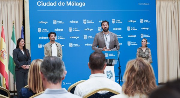 El Ayuntamiento pone en marcha la tercera edición de 'Deporte en Acción', que promueve la actividad física y hábitos saludables entre los escolares