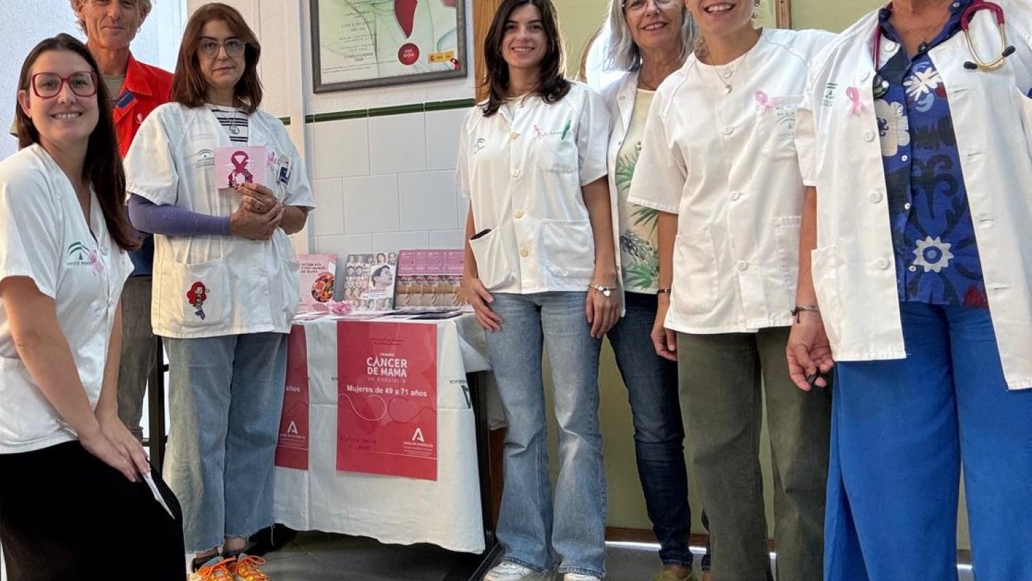 El Área Sanitaria Este de Málaga Axarquía colabora con las asociaciones en la prevención del cáncer de mama 