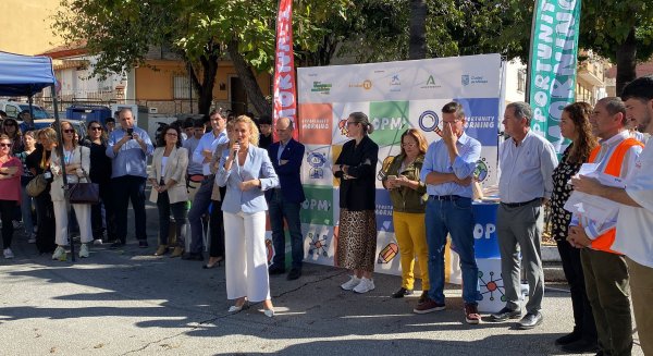 La Diputación colabora con un mercadillo de oportunidades de empleo y formación para jóvenes en Mangas Verdes