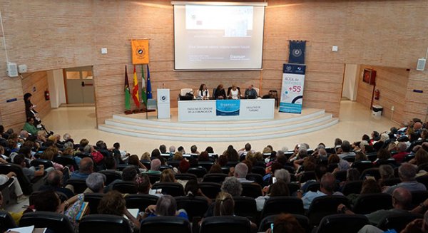 El Aula de Mayores expone y celebra su programa Erasmus+