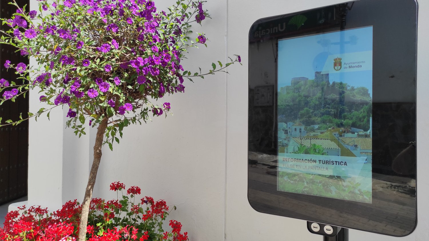 Monda incorpora tres nuevos paneles interactivos de información turística