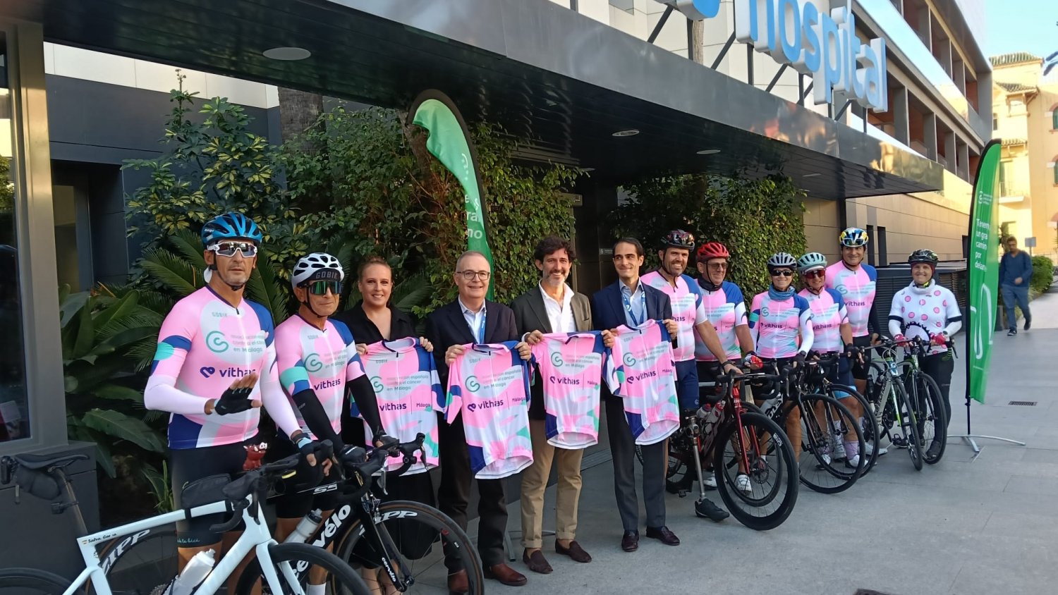 La Málaga Bike arranca desde el Hospital Vithas Málaga para concienciar  sobre el cáncer de próstata