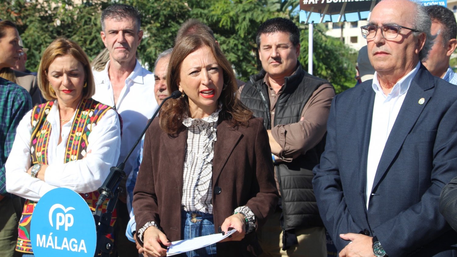   Navarro destaca que los usuarios habituales del trayecto Málaga-Estepona ahorrarían 2.000 euros