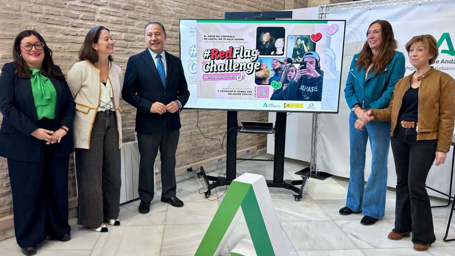 La Junta reta a adolescentes y jóvenes a detectar la ciberviolencia con la campaña #RedFlagChallenge