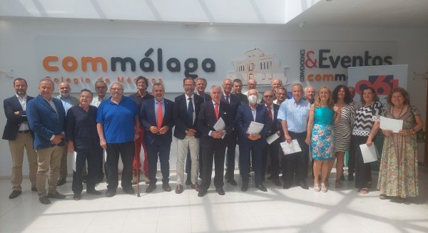 El 061, el Colegio Oficial de Médicos y la Universidad de Málaga reconocen la labor de médicos jubilados durante la pandemia