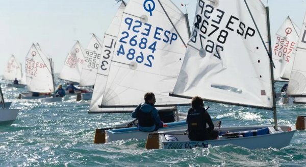 Turismo Costa del Sol impulsa la vela y la sostenibilidad en el Trofeo Theresa Zabell, en el marco del proyecto Senda Azul