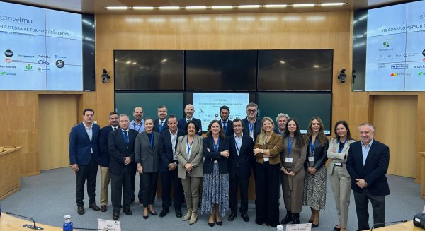 Unicaja se incorpora al Consejo Asesor de la Cátedra Peñarroya de Turismo de San Telmo para mejorar la competitividad del sector