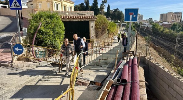 El Ayuntamiento de Fuengirola avanza en la remodelación viaria de Torreblanca con la reforma de la calle Hortensia
