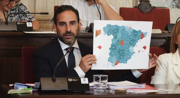 Pérez a De la Torre: “Es usted el máximo culpable de la situación de vivienda en la ciudad de Málaga tras 27 años de dejación de funciones”