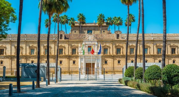 El Presupuesto de la Junta para 2026 supera el debate de totalidad al rechazar el Parlamento las enmiendas de la oposición 