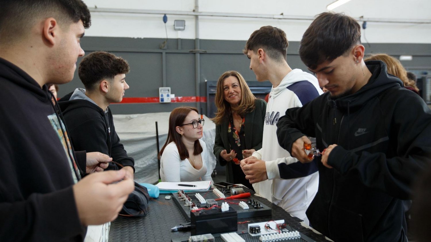 Educación destina cerca de 200.000 euros para equipamiento y conectividad de centros de FP en Málaga que estrenan ciclos este curso