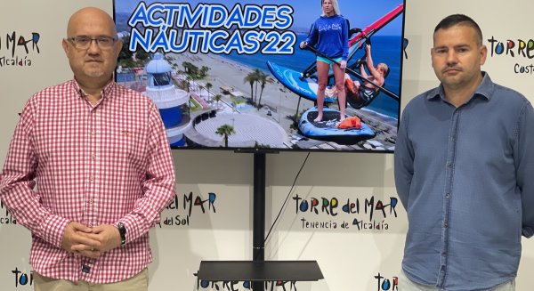 Torre del Mar presenta su programa de actividades náuticas y deportes en la playa