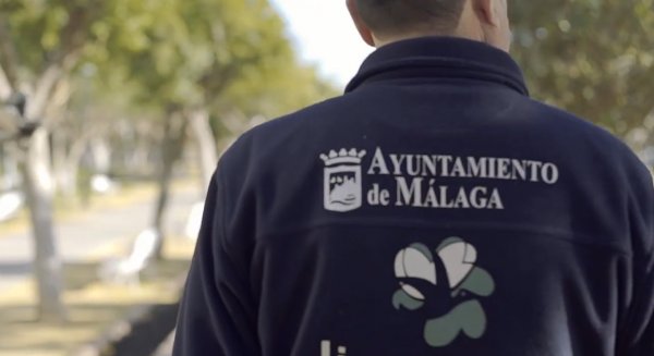 Limposam activa una oferta de empleo para cubrir 17 puestos de operario de limpieza de colegios y edificios públicos municipales