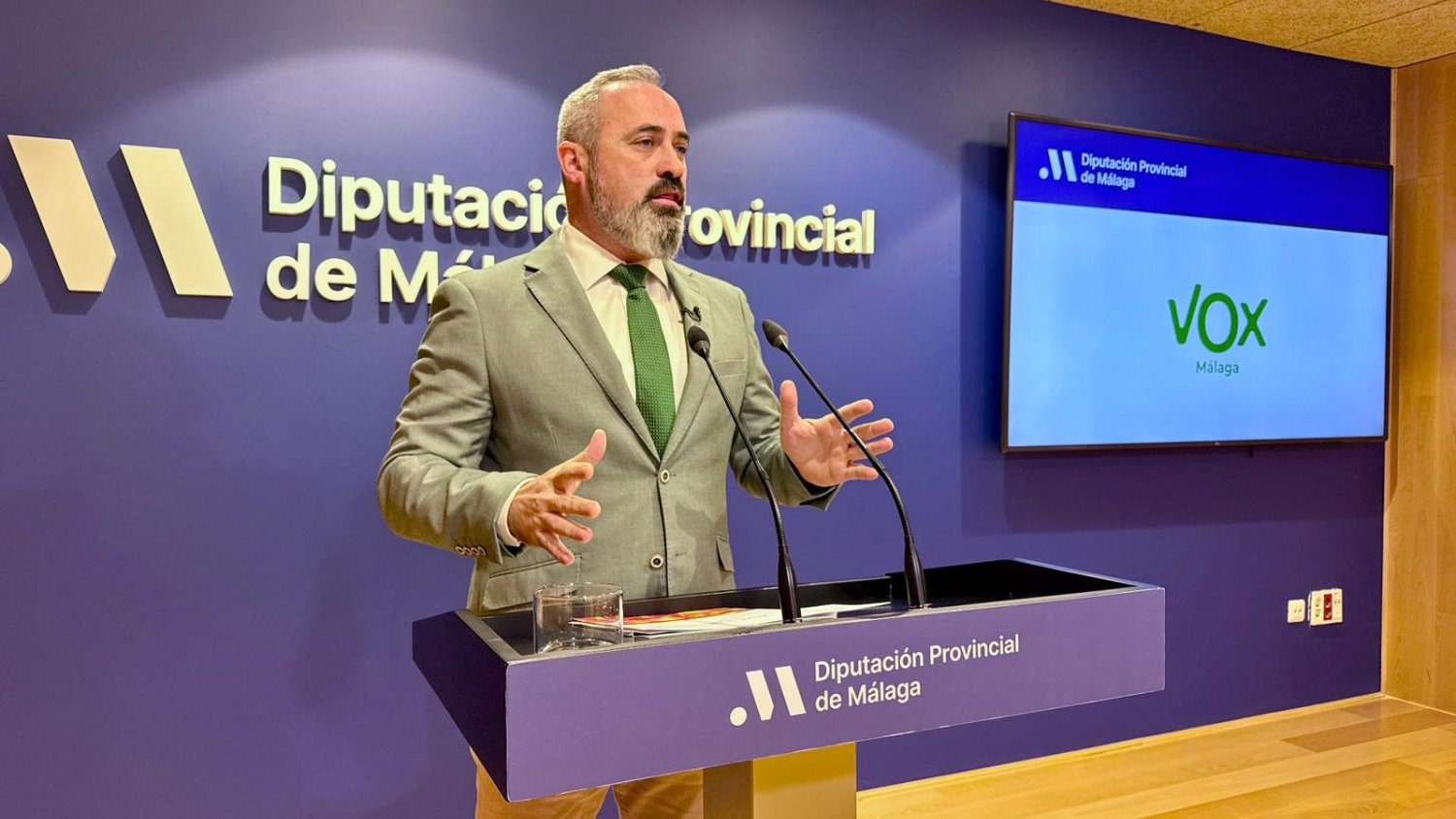 Vox responde a Salado y señala que el objetivo es 'acabar con todo gasto inútil ideológico'