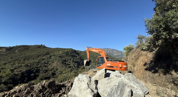 El Ayuntamiento de Estepona inicia obras para mejorar la seguridad en otros dos caminos rurales