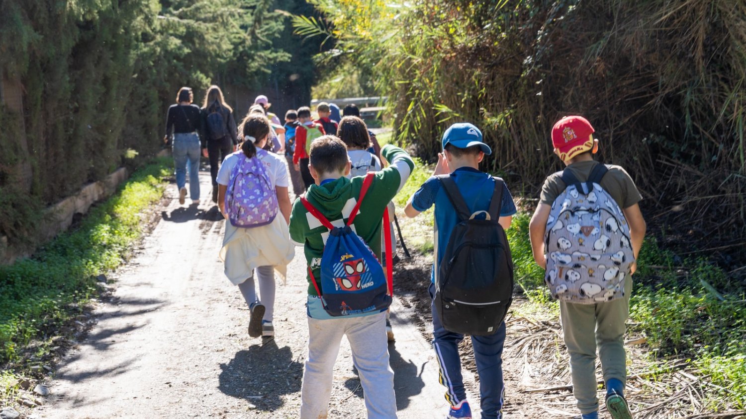 Más de 3.500 alumnos participarán en el ‘Programa de Senderismo Escolar 2025-26’ que organiza el Ayuntamiento de Estepona