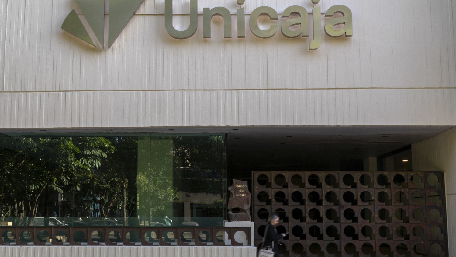 Unicaja reafirma su alianza con la Fundación Adecco para impulsar la inclusión laboral de mujeres víctimas de violencia de género