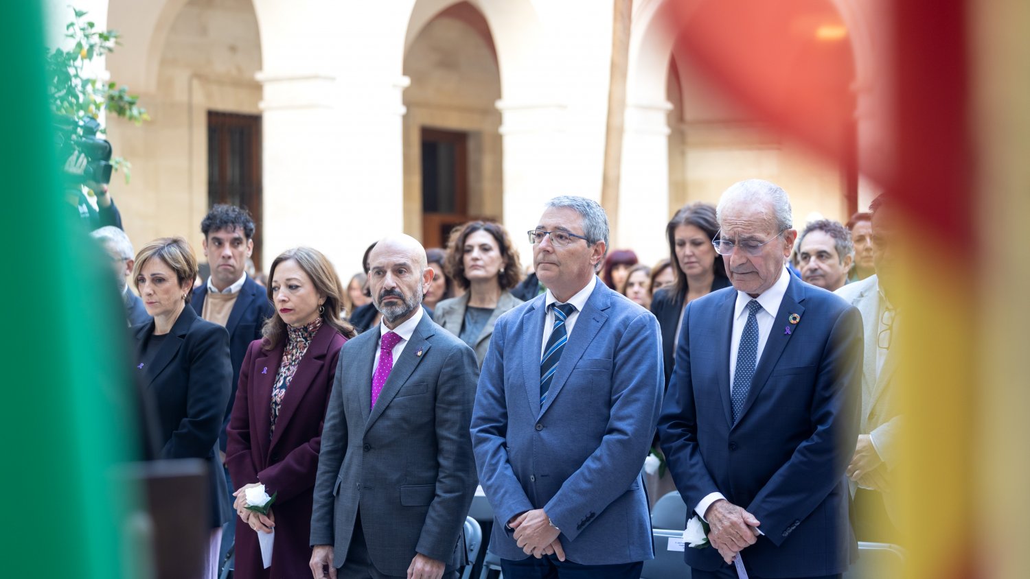 Salado afirma que la violencia de género es una causa de toda la sociedad y que 'debemos dejar a un lado cualquier enfrentamiento político y trabajar juntos'