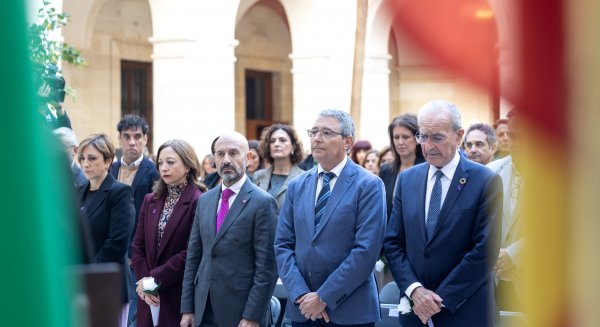 Salado afirma que la violencia de género es una causa de toda la sociedad y que 'debemos dejar a un lado cualquier enfrentamiento político y trabajar juntos'