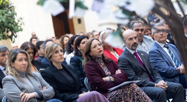 Las instituciones de Málaga muestran su unidad frente a la violencia machista en un único acto conmemorativo del 25N 