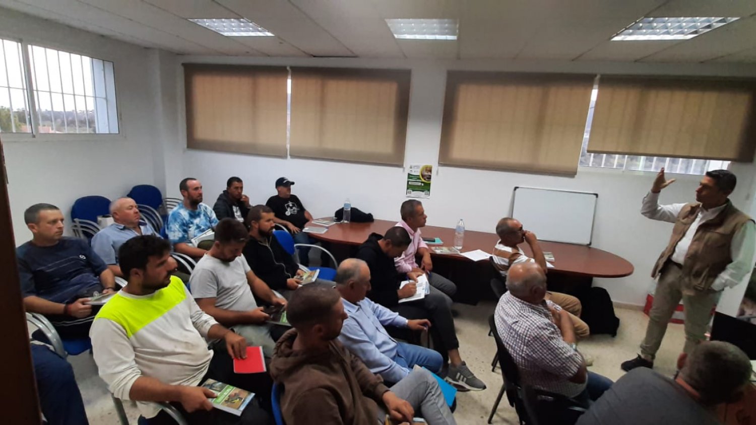 ASAJA Málaga y la Diputación culminan un curso de especialización para tractoristas enfocado al cultivo de cítricos