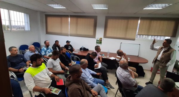 ASAJA Málaga y la Diputación culminan un curso de especialización para tractoristas enfocado al cultivo de cítricos