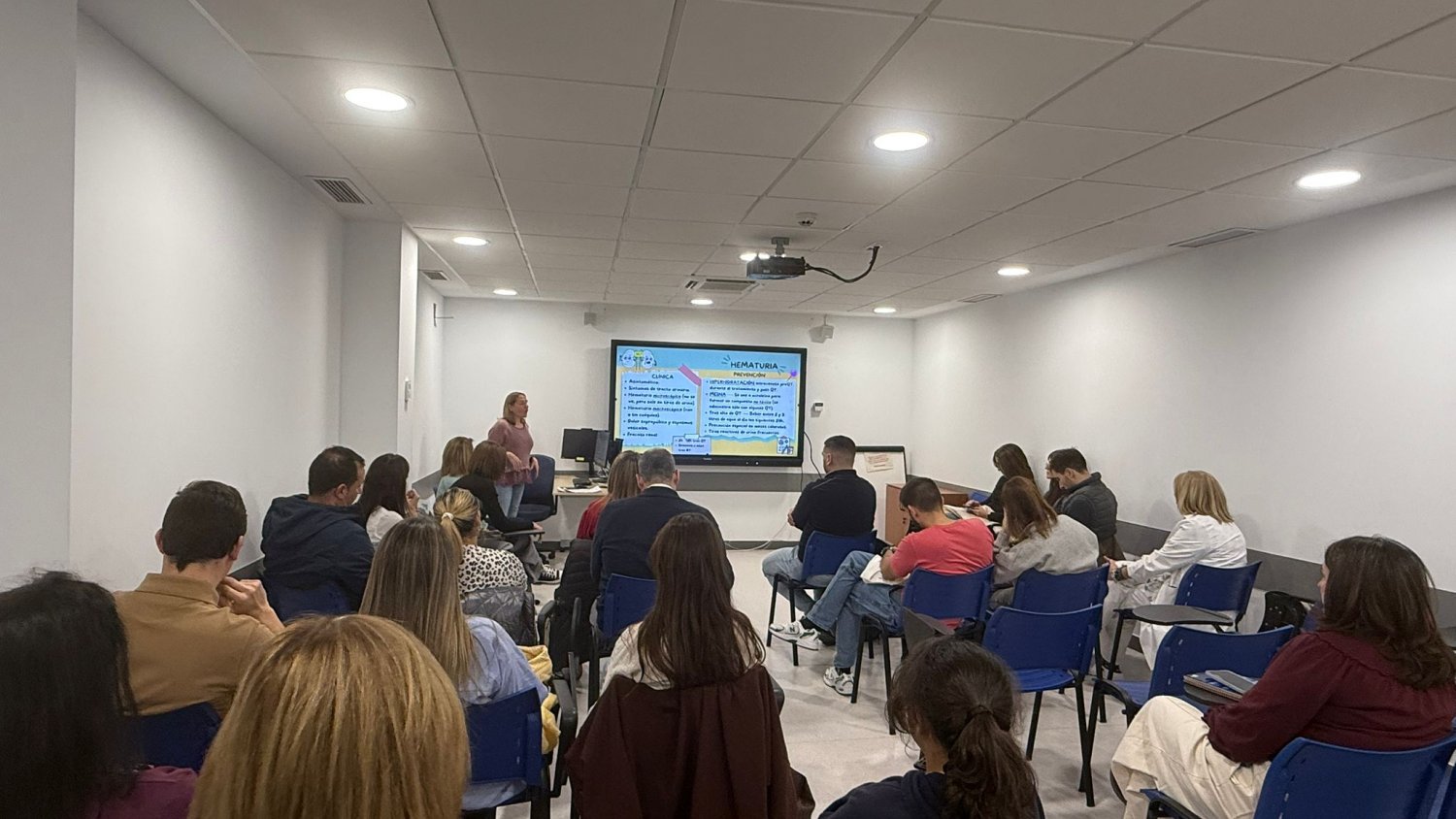 El Hospital Materno Infantil celebra su Escuela para Familias de Oncohematología Pediátrica