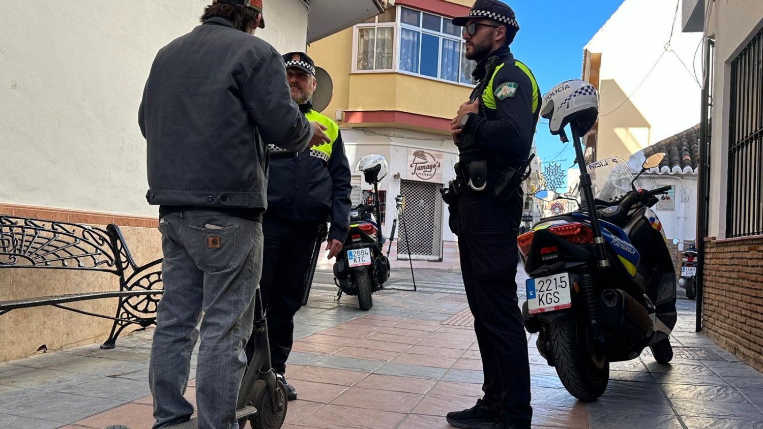 El Ayuntamiento de Fuengirola refuerza la seguridad vial con controles sobre el uso de patinetes y una campaña de concienciación