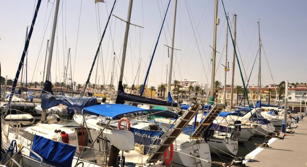 La Junta aprueba la delimitación de espacios y usos portuarios del Puerto de Caleta de Vélez