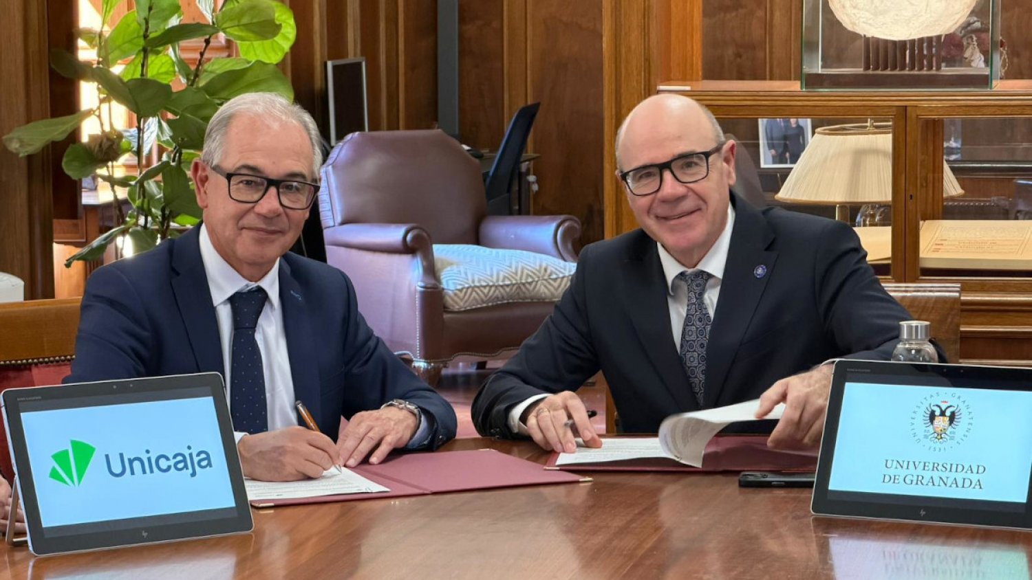 Unicaja y la Universidad de Granada crean una cátedra para impulsar la IA responsable en finanzas 