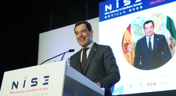 Juanma Moreno proclama a Andalucía como el 'gran 'hub' de referencia industrial del sector del sur de Europa