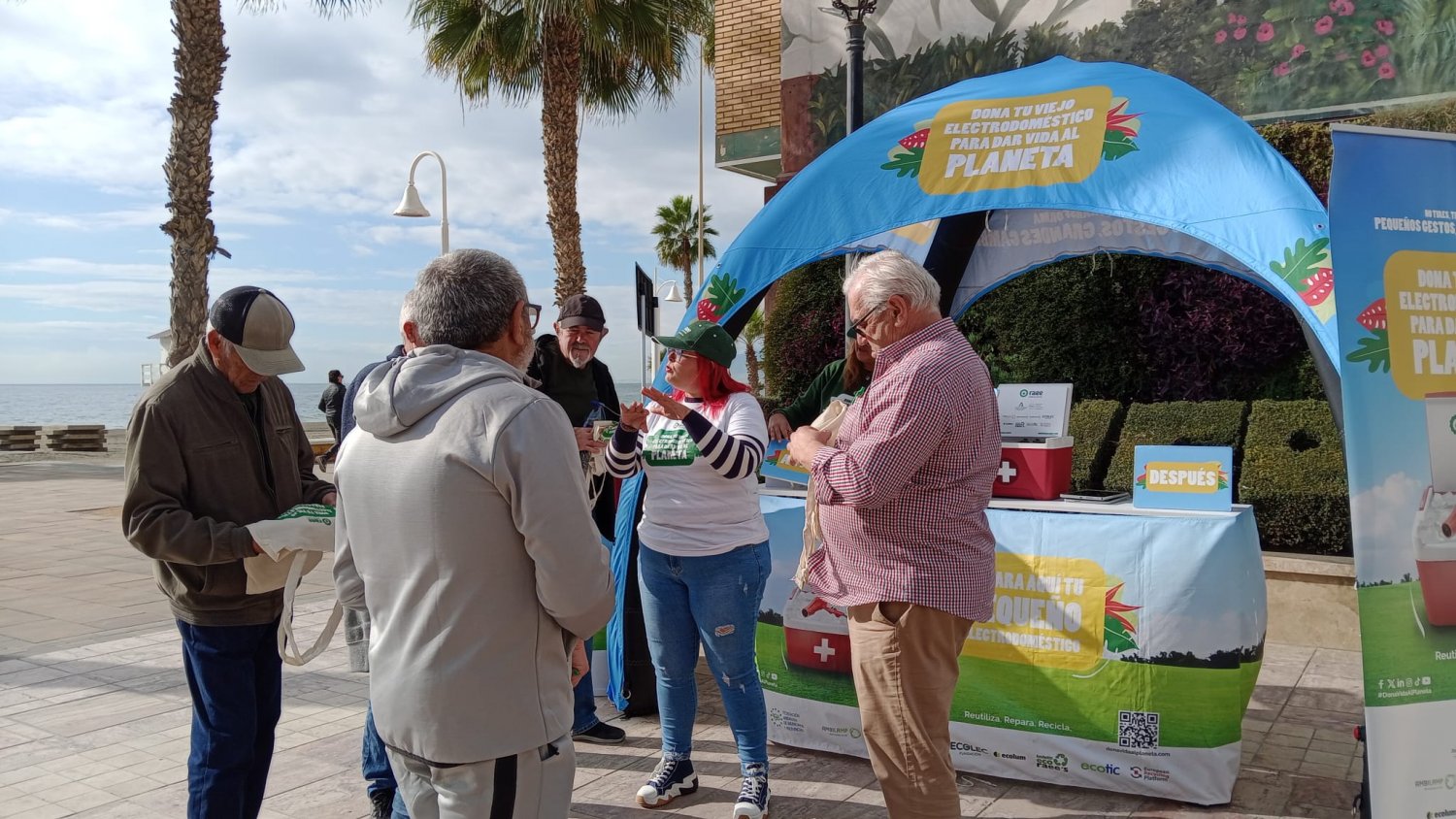 La campaña ‘Dona Vida al Planeta’ llega a Rincón de la Victoria para impulsar el reciclaje y la reutilización de residuos eléctricos