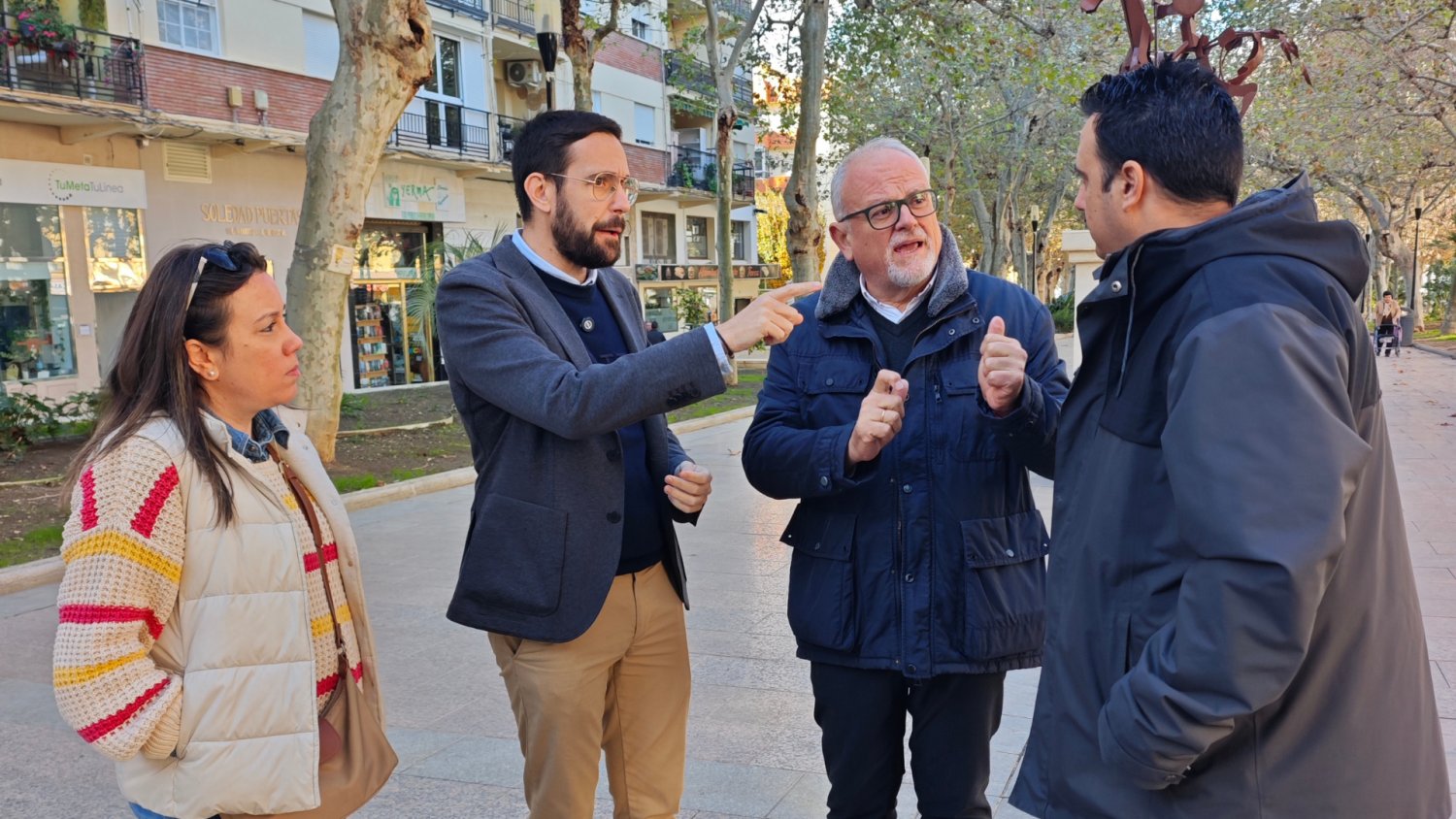 El PSOE de Vélez-Málaga denuncia que los 9,6 millones de euros de superávit no pueden destinarse a mejorar servicios públicos esenciales